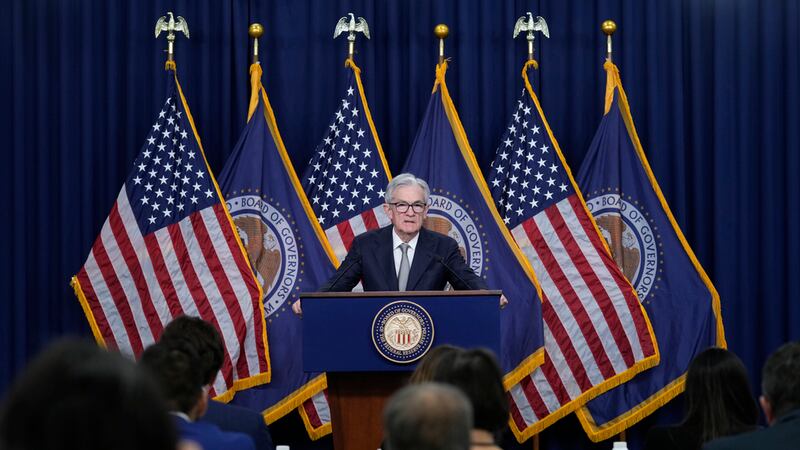 ARCHIVO - El presidente de la Reserva Federal, Jerome Powell, ofrece una conferencia de prensa...